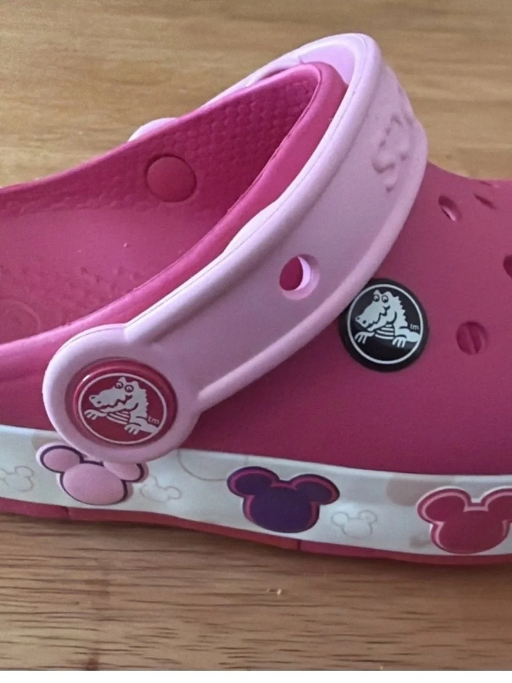 CROCS up sale